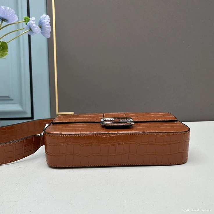 Vintage HOT Re-Edition Baguette Fendi Crocodile Bag In Brown Medium Leather 0721